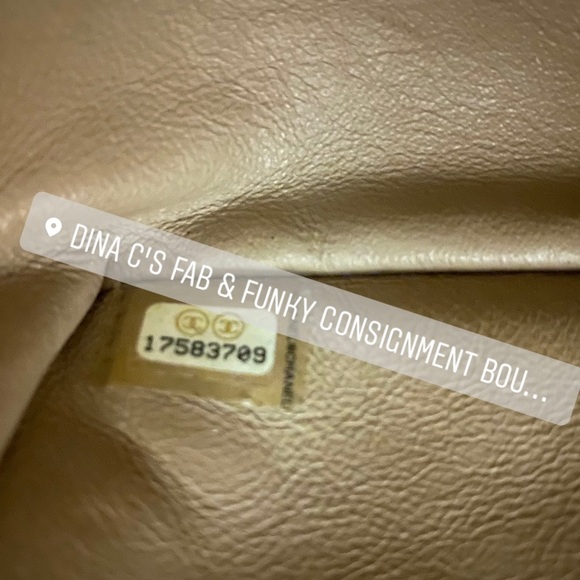 SOLD Chanel Beige Iridescent Caviar Reissue - Picture 16 of 16